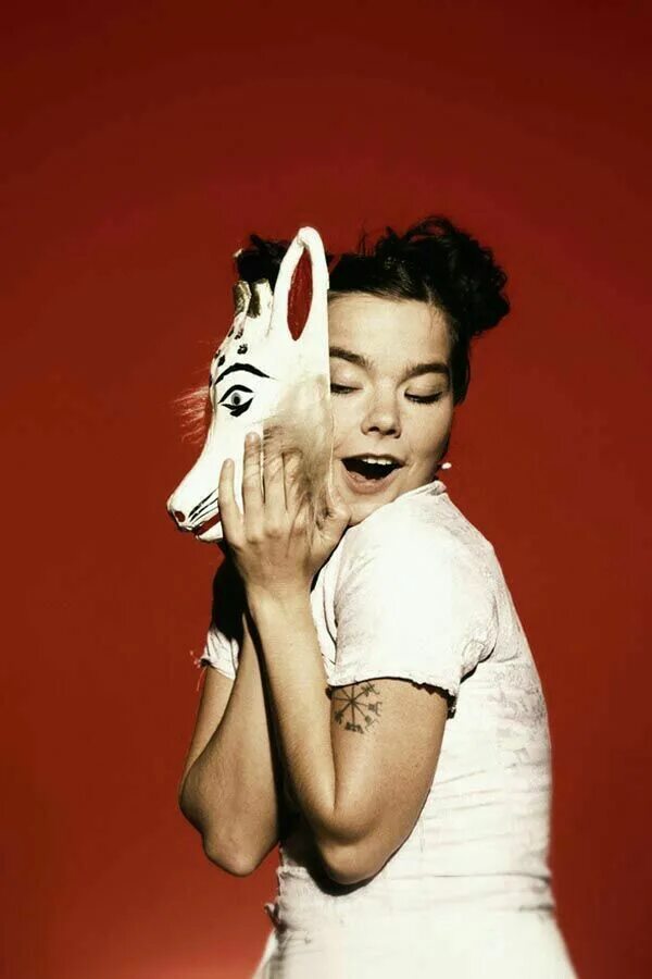 Бьорк 2002. Бьорк 2002. Bjork "vulnicura". Бьорк гудмундсдоттир. Бьерк 2022.