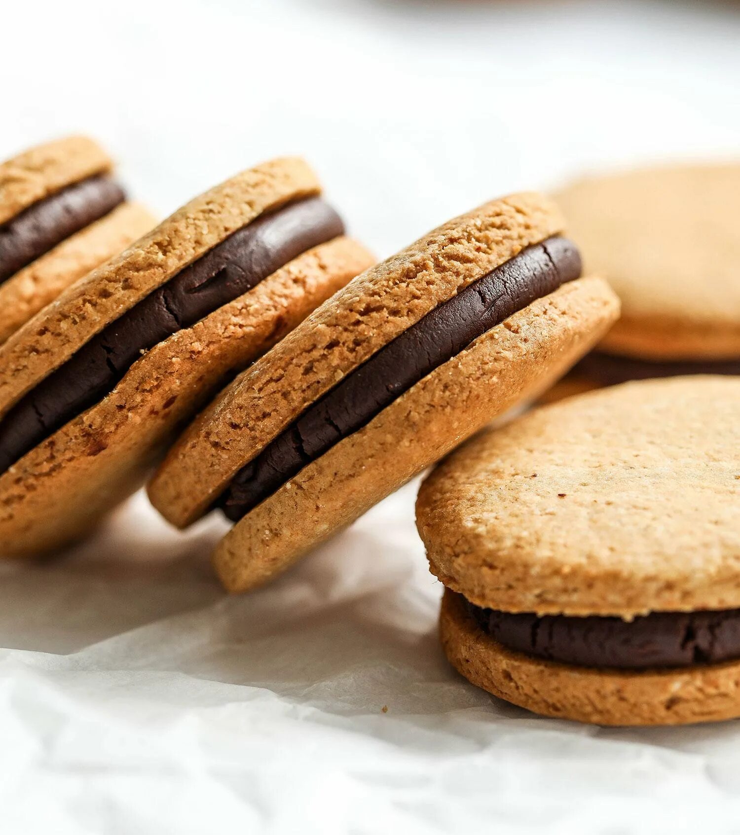 Овсяное печенье с шоколадом и орехами. Печенье из несдобного теста. Печеньев. Печенье красивое и вкусное. Печеньев.