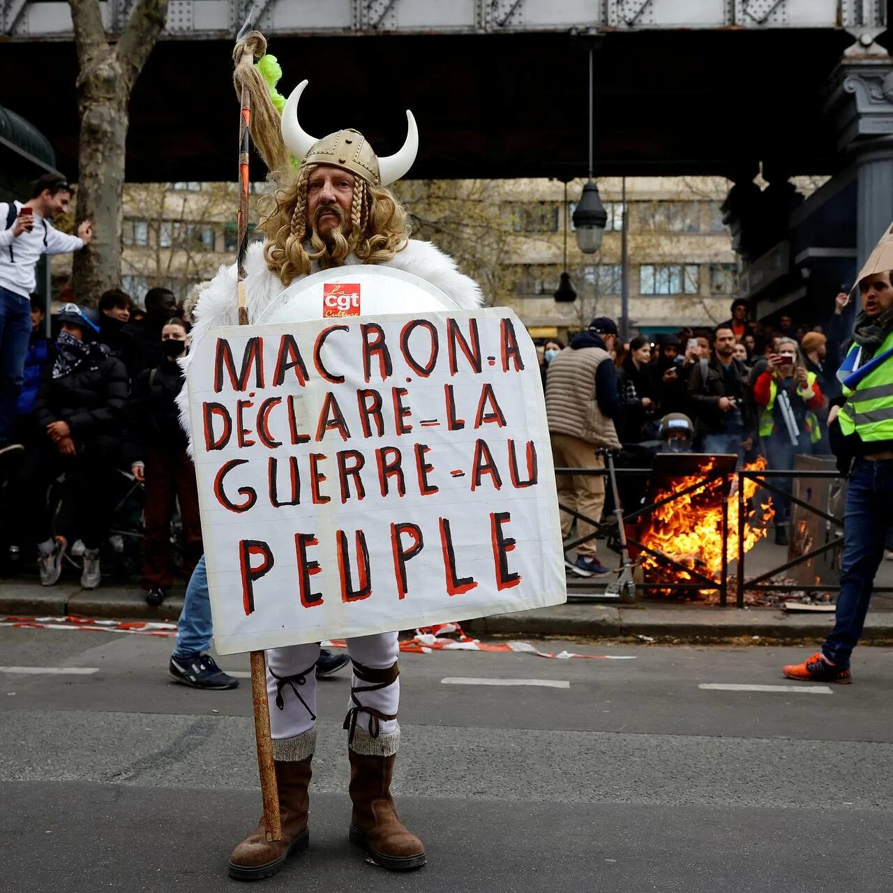 Забастовки во Франции. Протесты во Франции 2023. Протесты во Франции. Протест против.