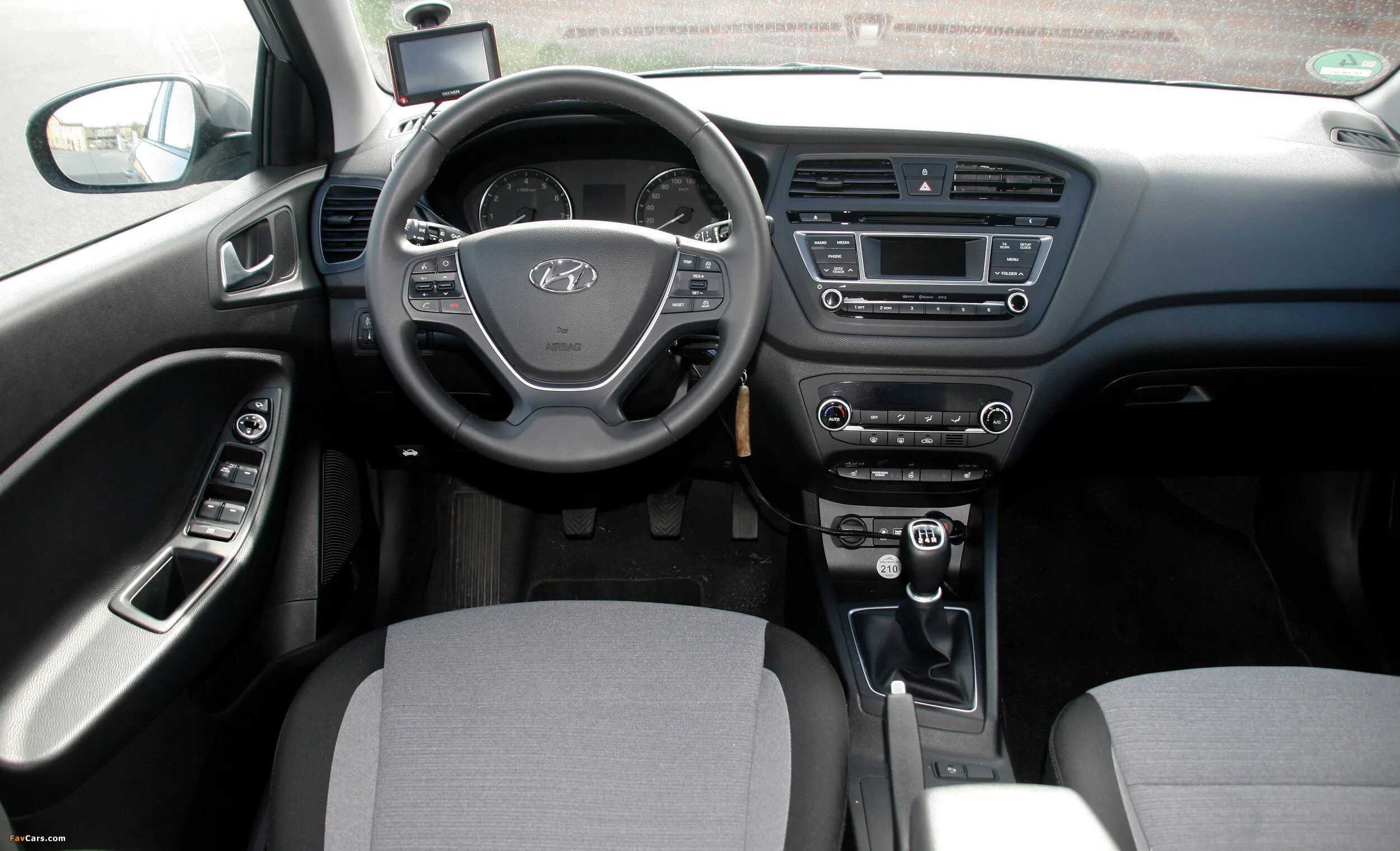 Hyundai i20 салон. Hyundai i20 2014. Hyundai i20 2014 салон. Хендай i20 автомат. Hyundai i20 купить