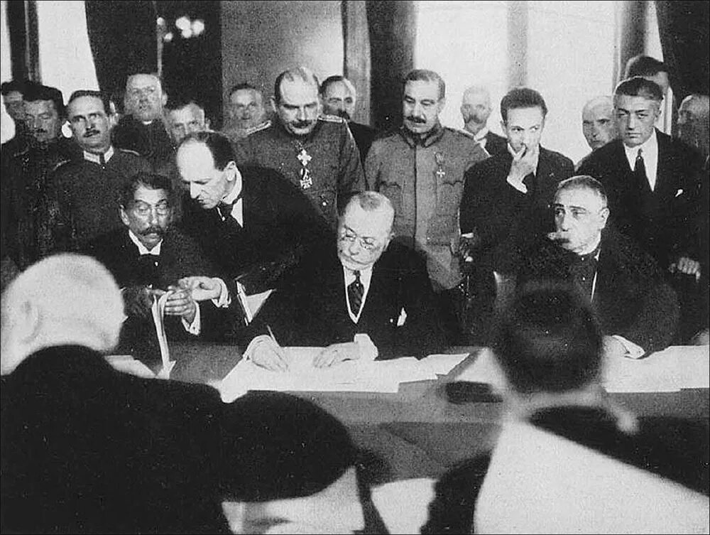 Почему сепаратный мир. Брест литовский сепаратный мир. бухарестский мир 1913. бухарестский мир 1917. бухарестский договор 1918.