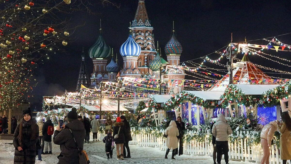 Красная площадь Москва ярмарка ГУМ. ГУМ ярмарка 2022 Москва. Ярмарка на красной площади 2022 в Москве. Москва красная площадь декабрь 2022 год. 31 декабря 2017 г