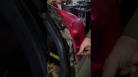 Ниссан замена задней лампы габарит