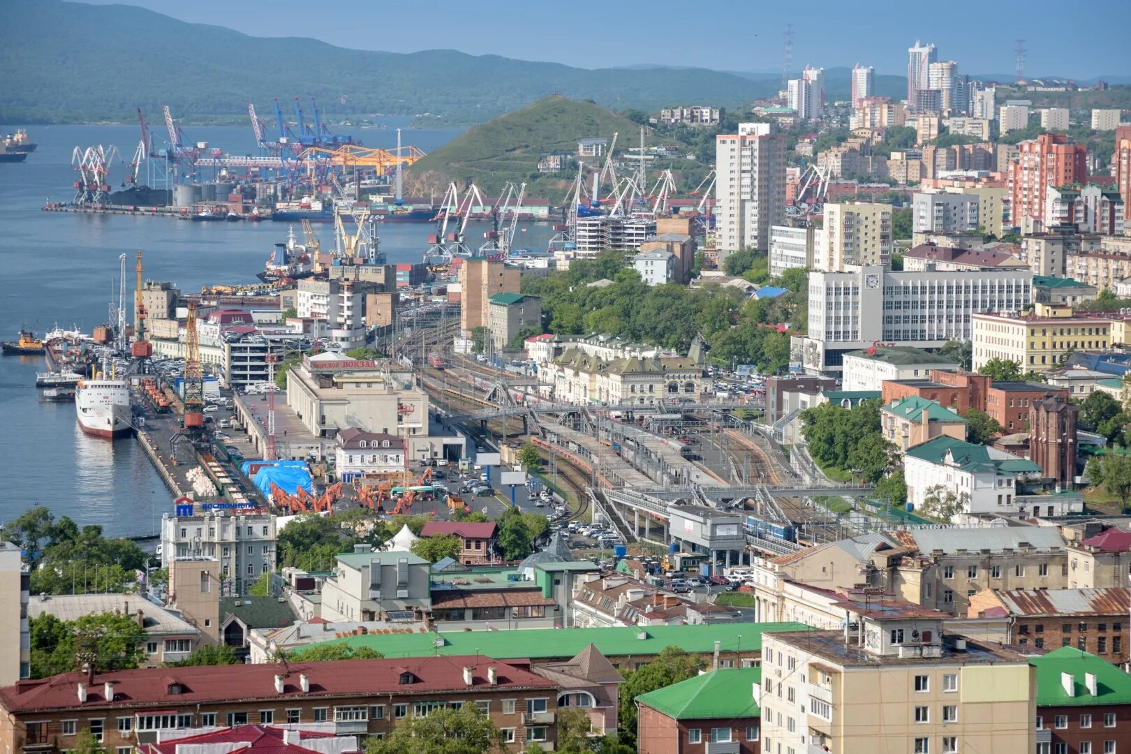 Рынки города владивосток. Ленинский район Владивосток. Ленский район Владивосток. Владивосток город порт на Дальнем востоке. Россия, Приморский край, Владивосток, Ленинский район.