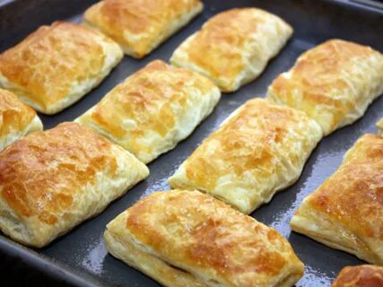 Мясо в дрожжевом слоеном тесте