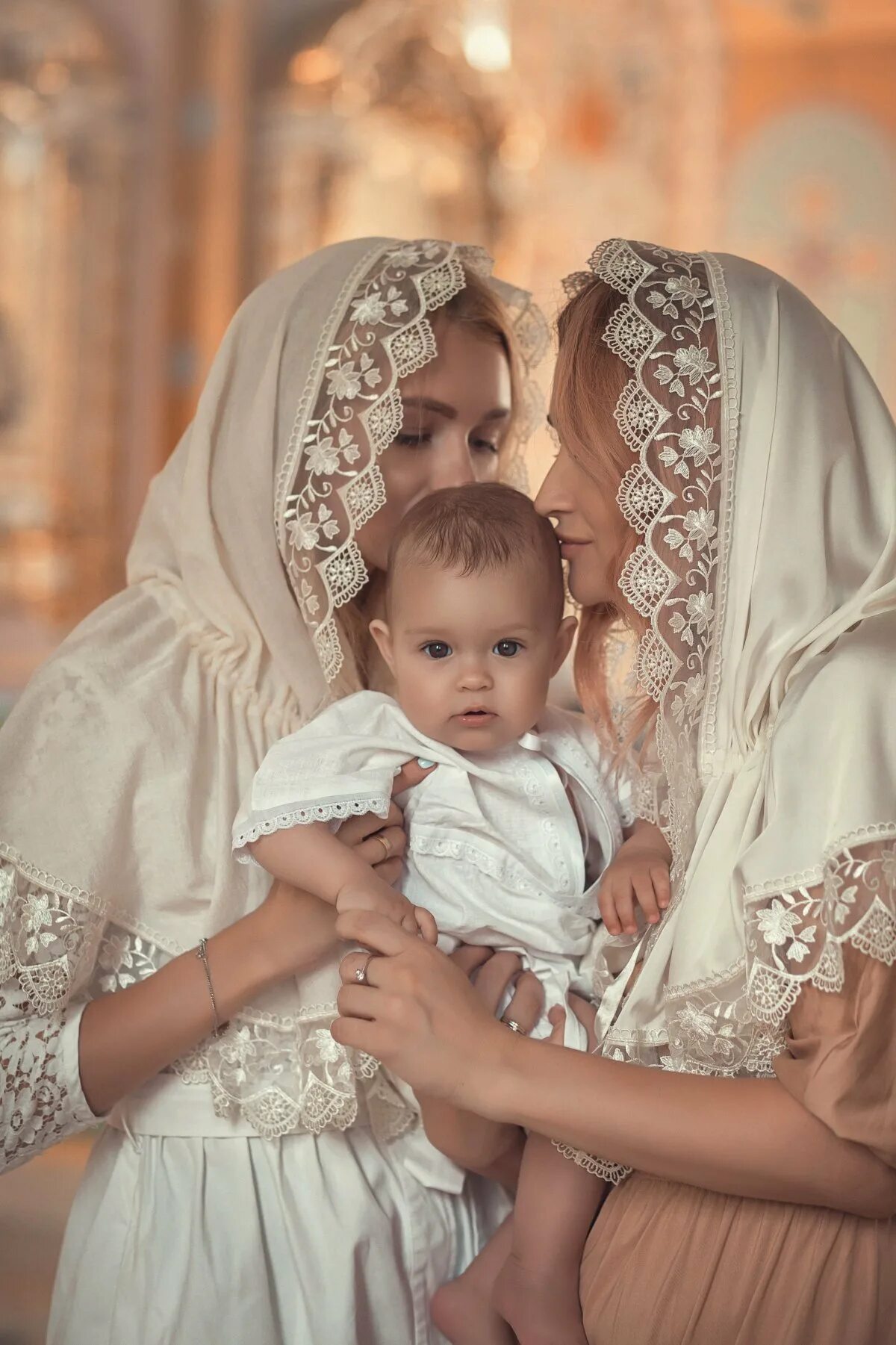 Платье для крестин для мамы. Платье на крестины для крестной. Одежда на крещение для мамы. Платье для мамы на крещение ребенка.