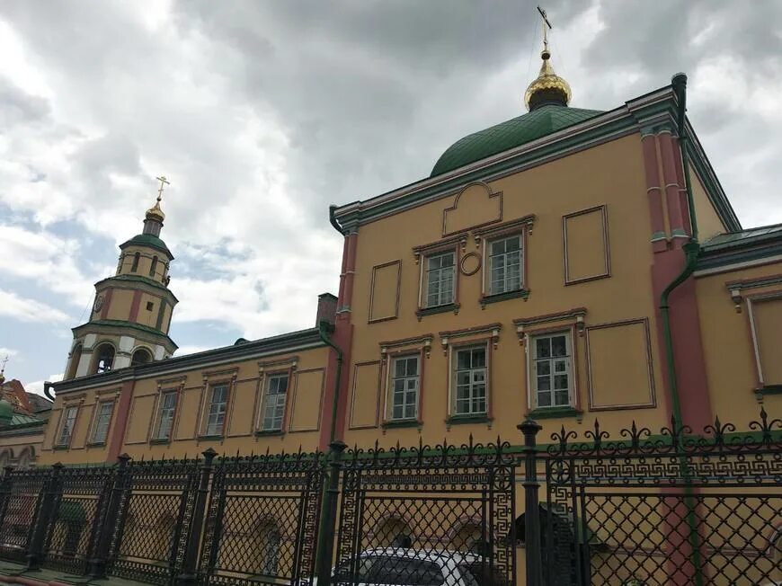 Духов храм казань. Храм святого духа казань. Духосошественская церковь казань. Духосошественский храм казань. Храм кирилла казанского г казань.