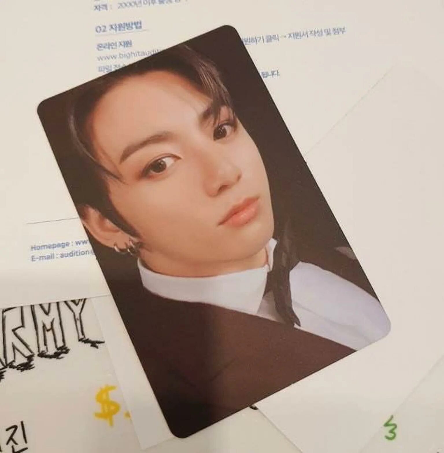 Карта чонгука butterfly lucky event. Jungkook Cards. Карточка Чонгука Map of the Soul: 7. Jungkook Photocard. Карта Чонгука с mots.