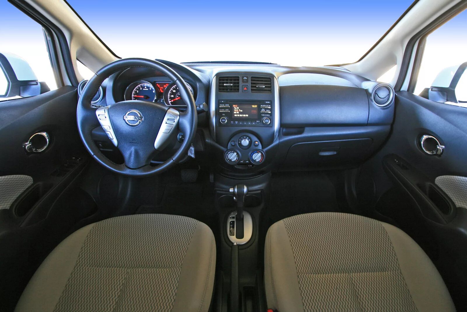 Nissan Versa Note 2016. Nissan Note 2016 Interior. Nissan Note 2012 салон. Nissan Note 2014 салон. Nissan note салон