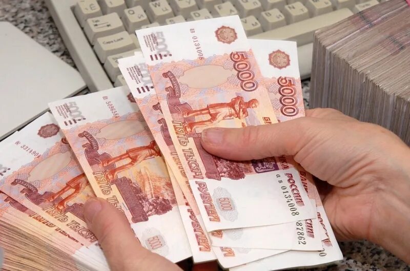 Пачка 1000 долларов. 70 тыс рублей. 70 тысяч рублей в долларах. Пачки американские долларов. 70 тысяч рублей в долларах.