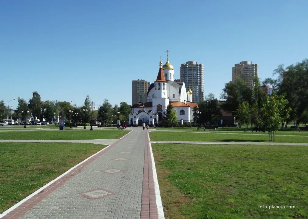 Парк Реутов возле церкви. Парк город Реутов. Центральный городской парк Реутов. Реутов площадь. Сайты реутов московская область