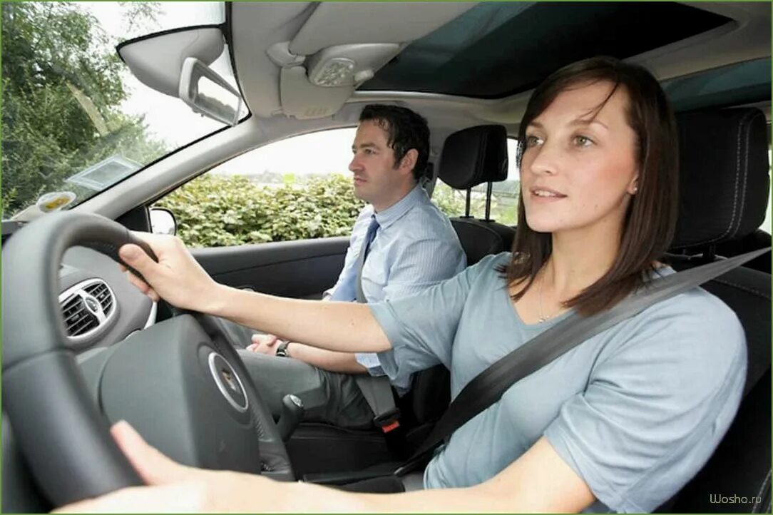 Что делают инструктора вождения. Инструктор автошколы. Инструктор автошколы. Инструктор по вождению автомобиля. Что делают инструктора вождения.