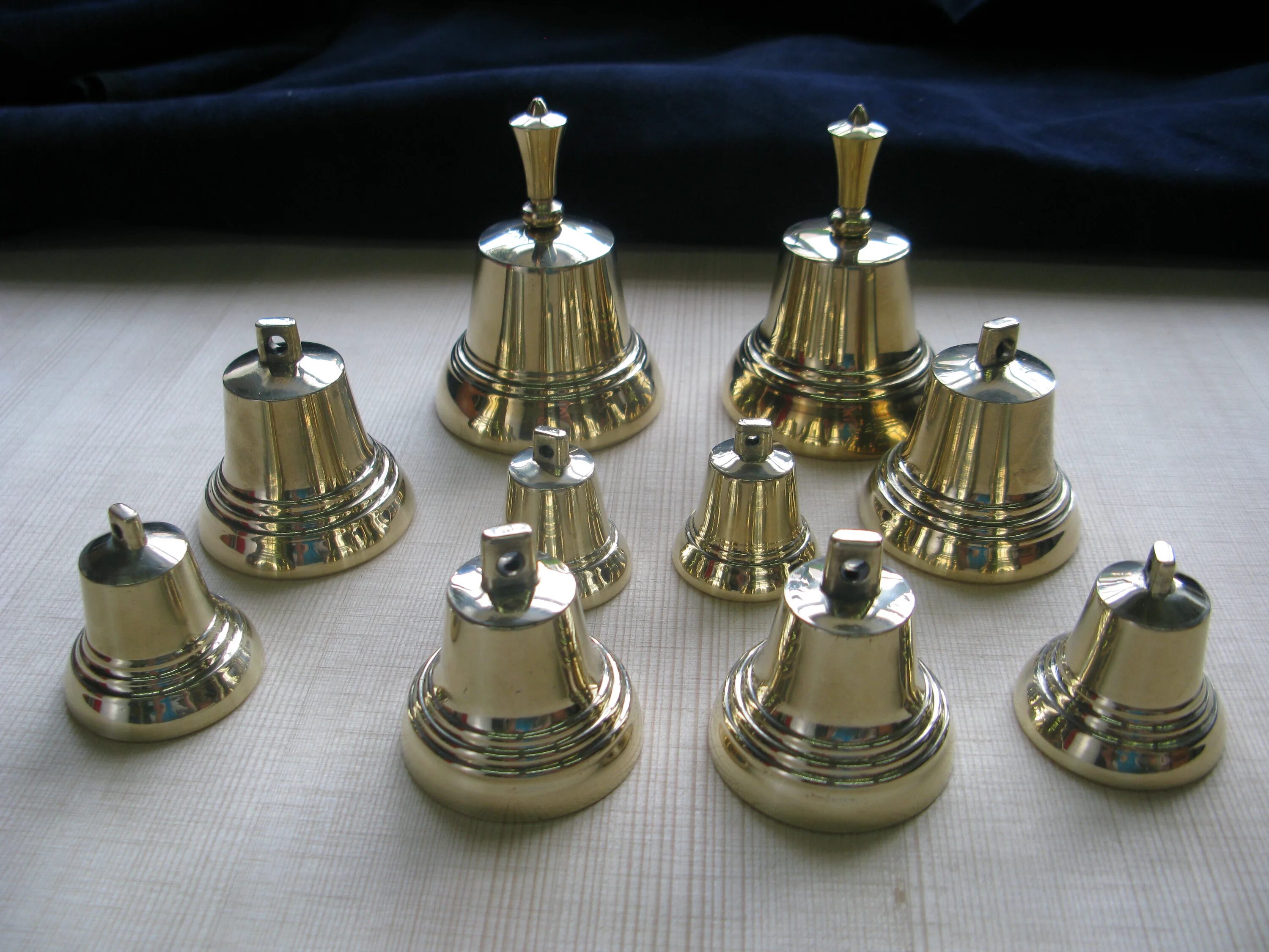 колокольчик музыкальный инструмент для детей. колокольчик для детей. колокольчик валдайский (№ 6 (1590)). диатонические колокольчики. музыкальные колокольчики картинки.