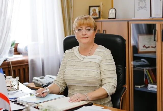 Министр финансов республики крым. Вице премьер финансов крыма кивико. Министр финансов крыма. Вице премьер финансов крыма кивико. Министр финансов республики.