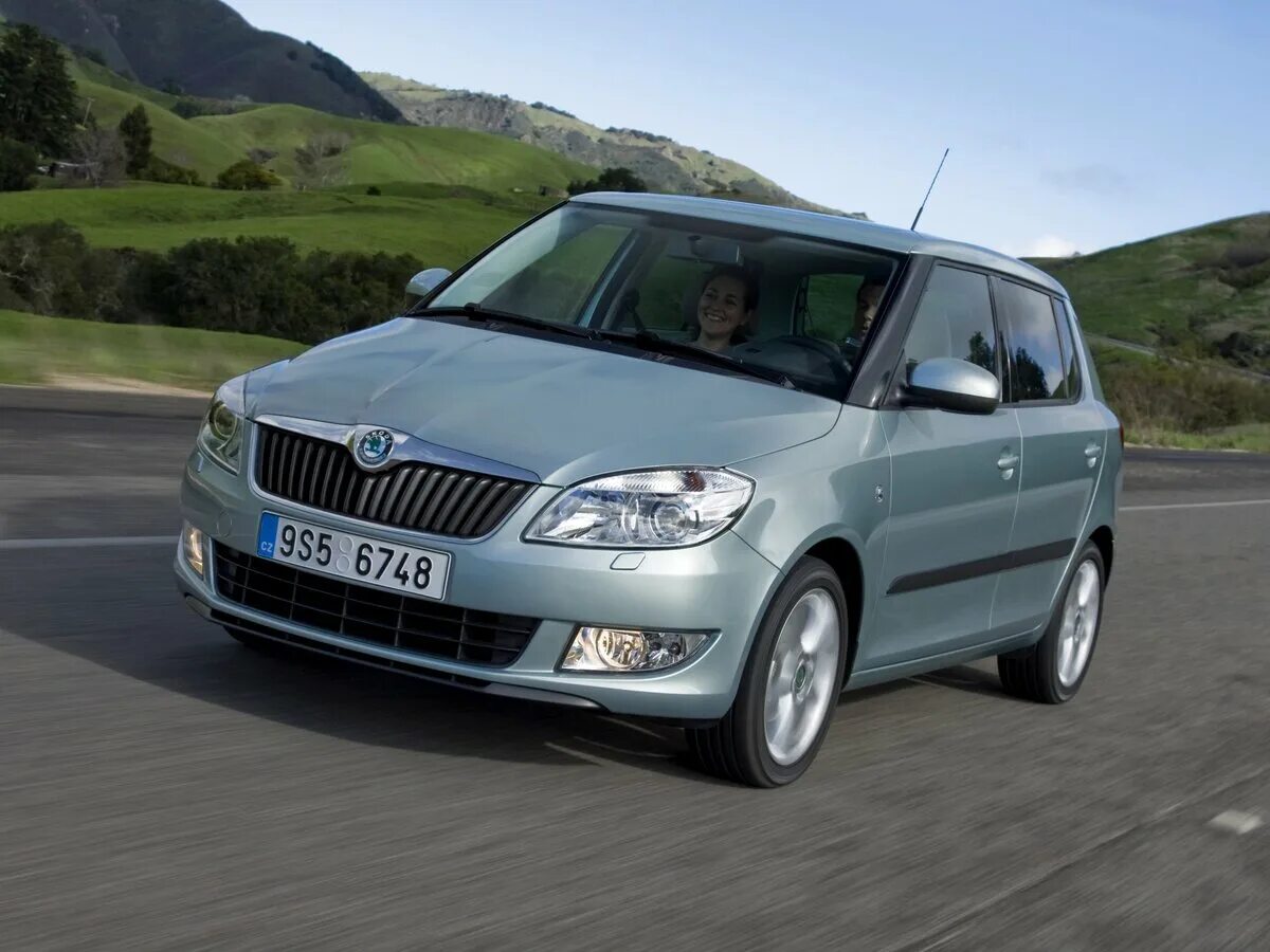 Skoda Fabia 1. Skoda Fabia II. Шкода Фабия хэтчбек. Шкода Фабия 1.2. Купить фабию 1.6