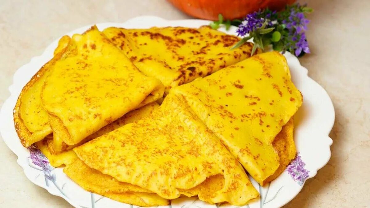 Как приготовить блины из тыквы. Как приготовить блины из тыквы. Панкейки из тыквы. Тыквенные панкейки. Блинчики с тыквой.