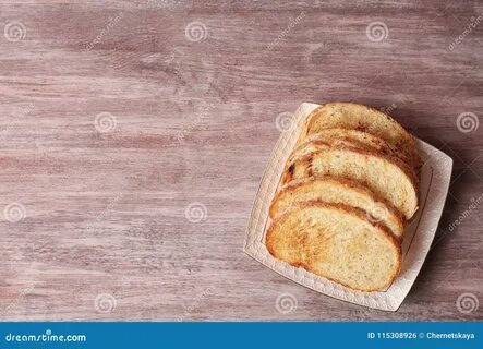 Поджаривает хлеб 6 букв
