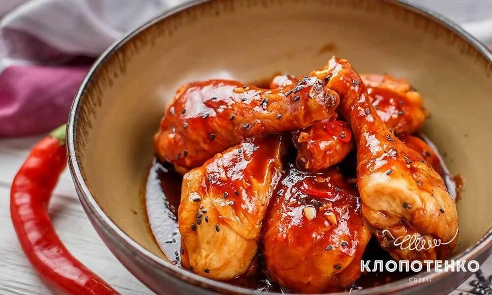 Как приготовить куриные ножки в соусе. Куриные плечики. куриная голень тушеная в сметане. куриные плечики фото. куриные плечики рецепт.