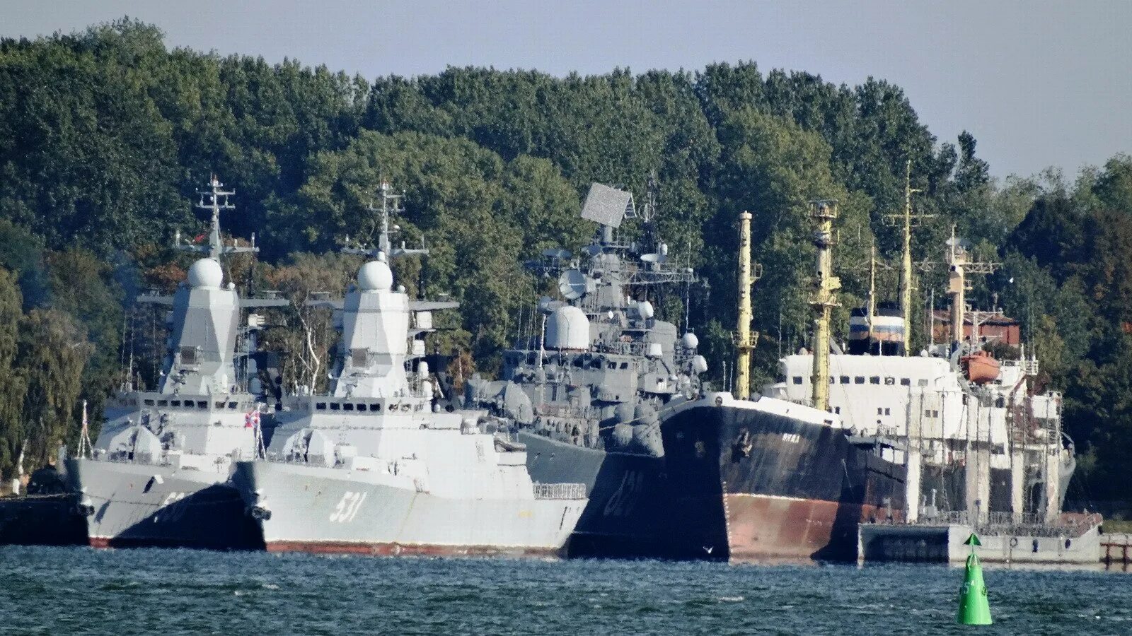 Балтийский флот кронштадт. Флагман балтийского флота эсминец «настойчивый». Балтийский флот кронштадт. Кронштадт центр балтийского флота. Балтийск база балтийского флота.