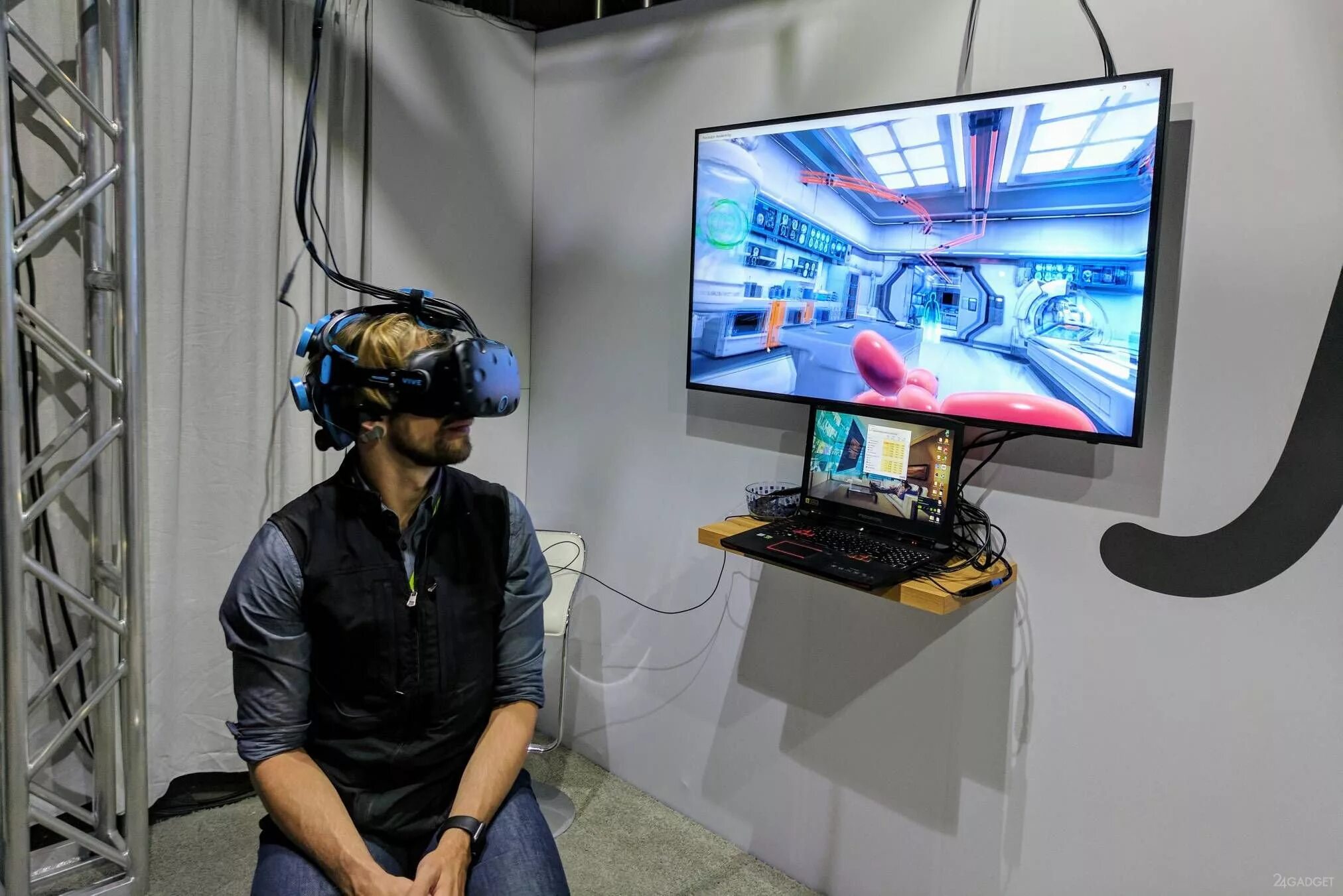 Интерфейс виртуальной реальности. VR для компьютера. Виртуальная реальность мозг. Виртуальная реальность в действии. Компьютерный vr