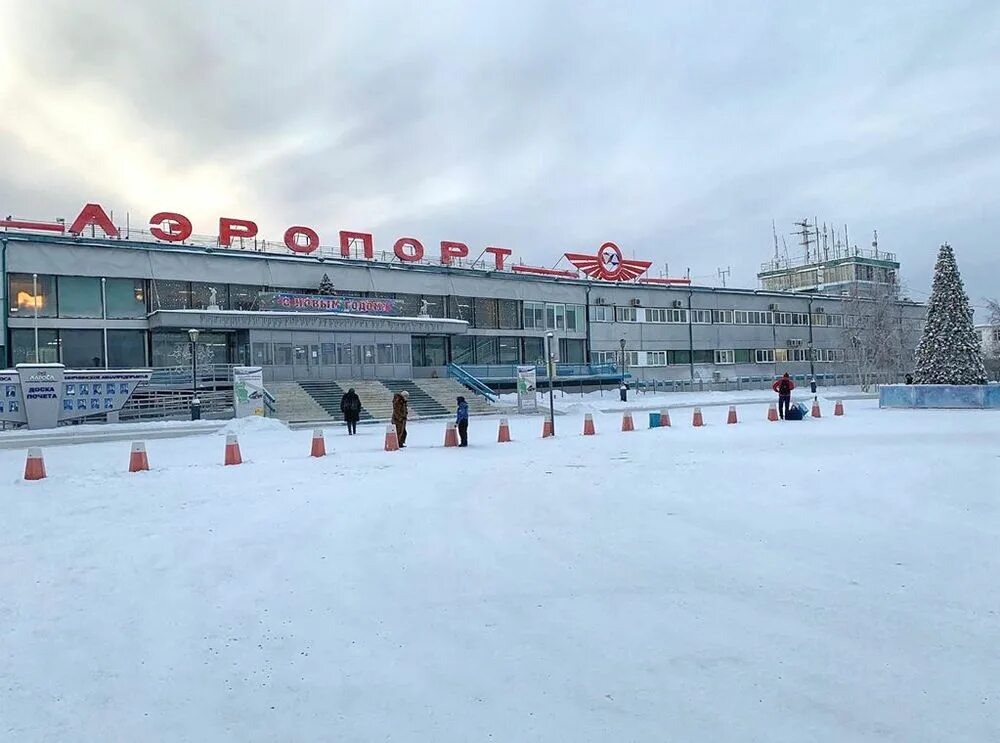 Аэропорт мирный сегодня. Город мирный якутия аэропорт фото. Аэропорт город мирный. Мирный аэропорт алроса. Аэропорт мирный сегодня.