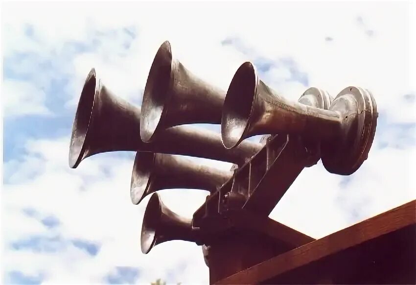 Колокол на судне. Тифон судовой воздушный. Судовой тифон 24v dc. Корабельный гудок. Тифон судовой электрический.