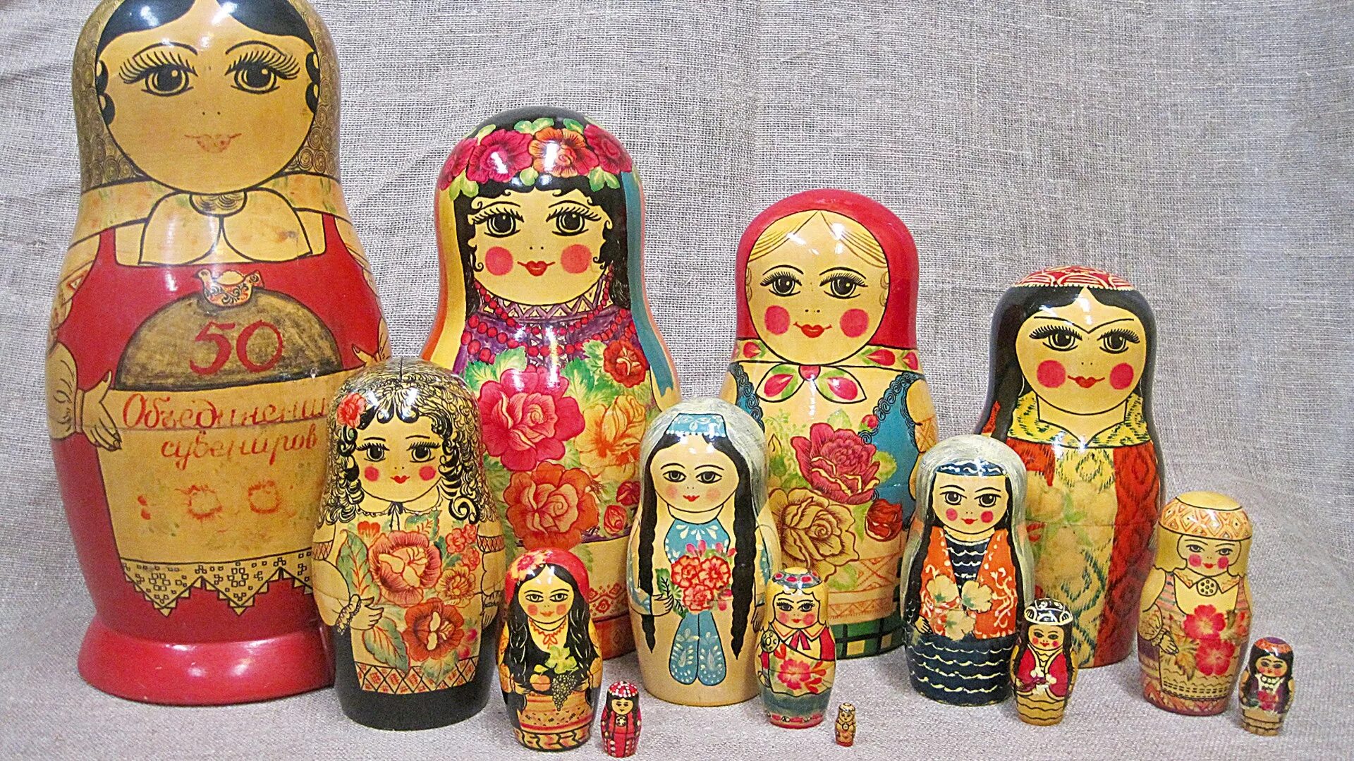 Семенов музей золотая хохлома. Хохломская роспись семенов. Семенове. Сувениры семенов. Семенов фабрика хохлома.