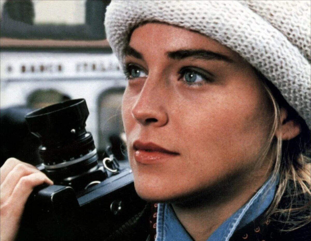 шэрон стоун год оружия. год оружия 1991 отрывки. год оружия 1991. год оружия 1991. год оружия 1991.