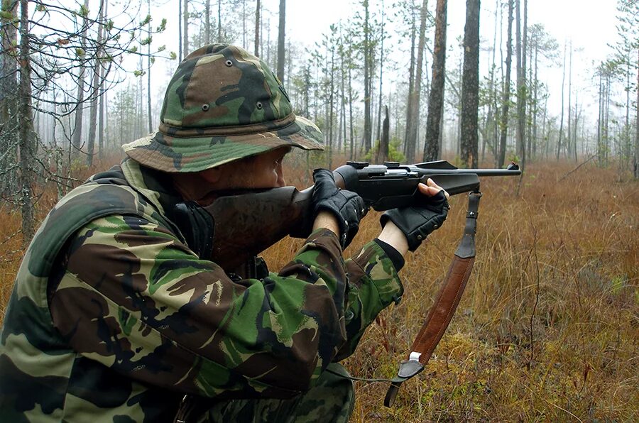 Охотник в тайге. Охота в тайге в2022222222222. Охота и рыбалка в тайге коми. Таежный охотник. Охота пушной промысел в тайге.