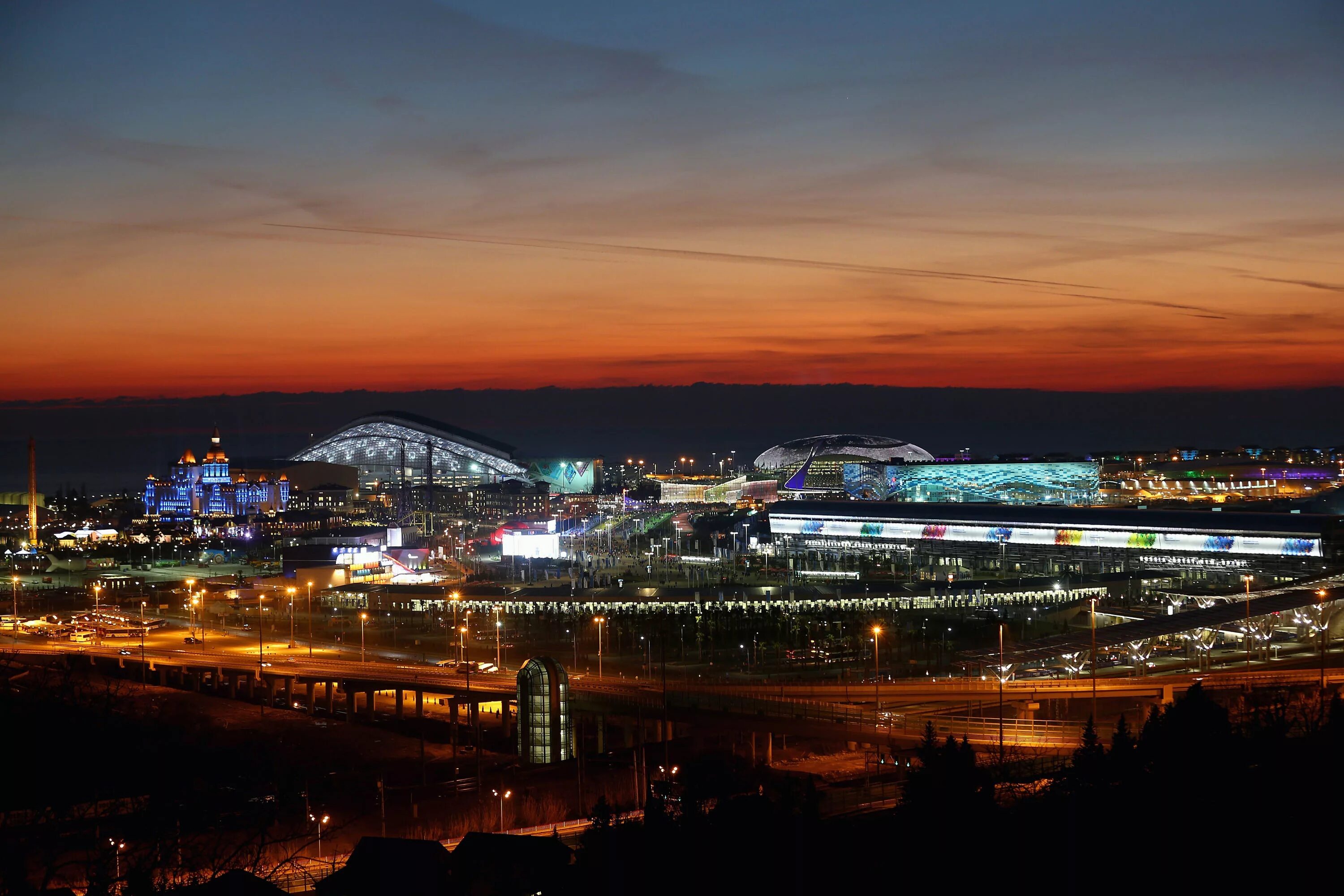 Сочи область край. Олимпийский парк Сочи вечером. Олимпийский парк Сочи закат. Олимпийский парк Сочи 2014. Олимпийский парк Сочи ночью.