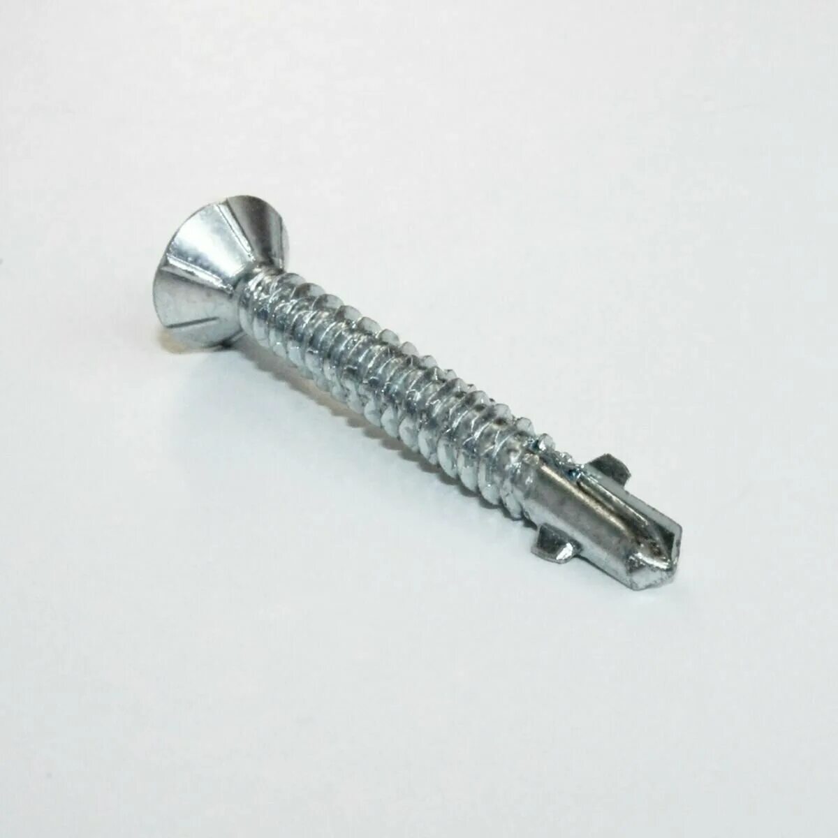 саморез флюгель дерево металл