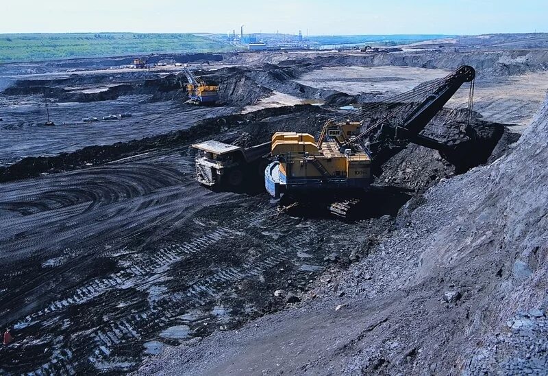 Мировая добыча полезных ископаемых. Добыча нефтеносных песков в канаде. атабаска месторождение нефти. битуминозные пески атабаски. битуминозные (нефтяные) пески.