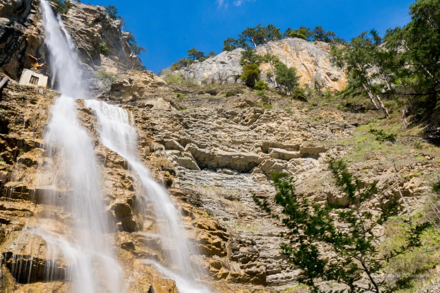 Какова высота водопада в крыму