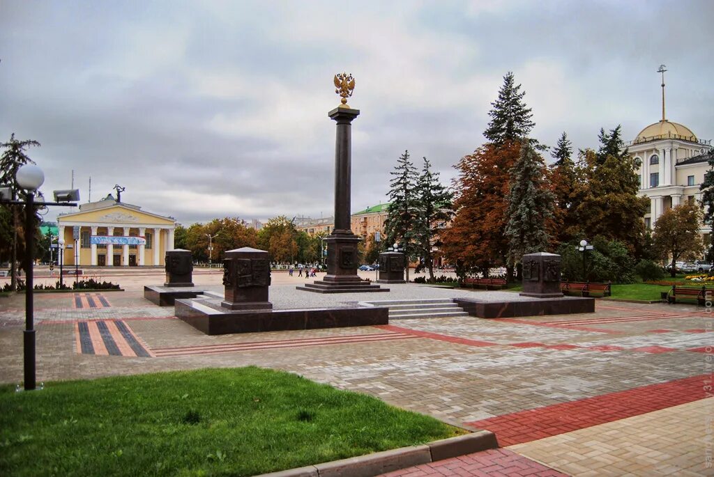 Белгород город воинской славы год. Белгород Соборная площадь стела город воинской славы. Памятник стела город воинской славы Белгород. Стела «город воинской славы» (старый Оскол).