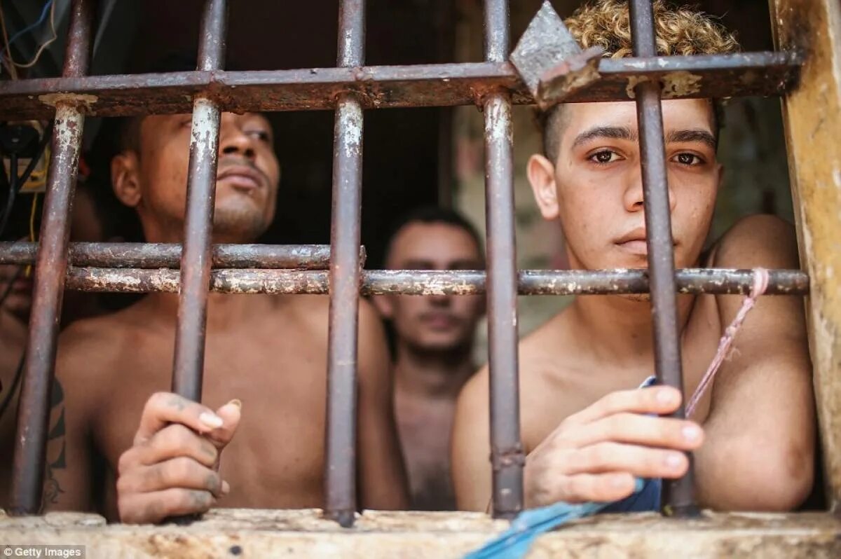 Качестве арестанта. Тюрьма Карандиру, Бразилия. Тюрьма ла Сабанета, Венесуэла. Тюрьма Карандиру Бразилия бунт. За решеткой.