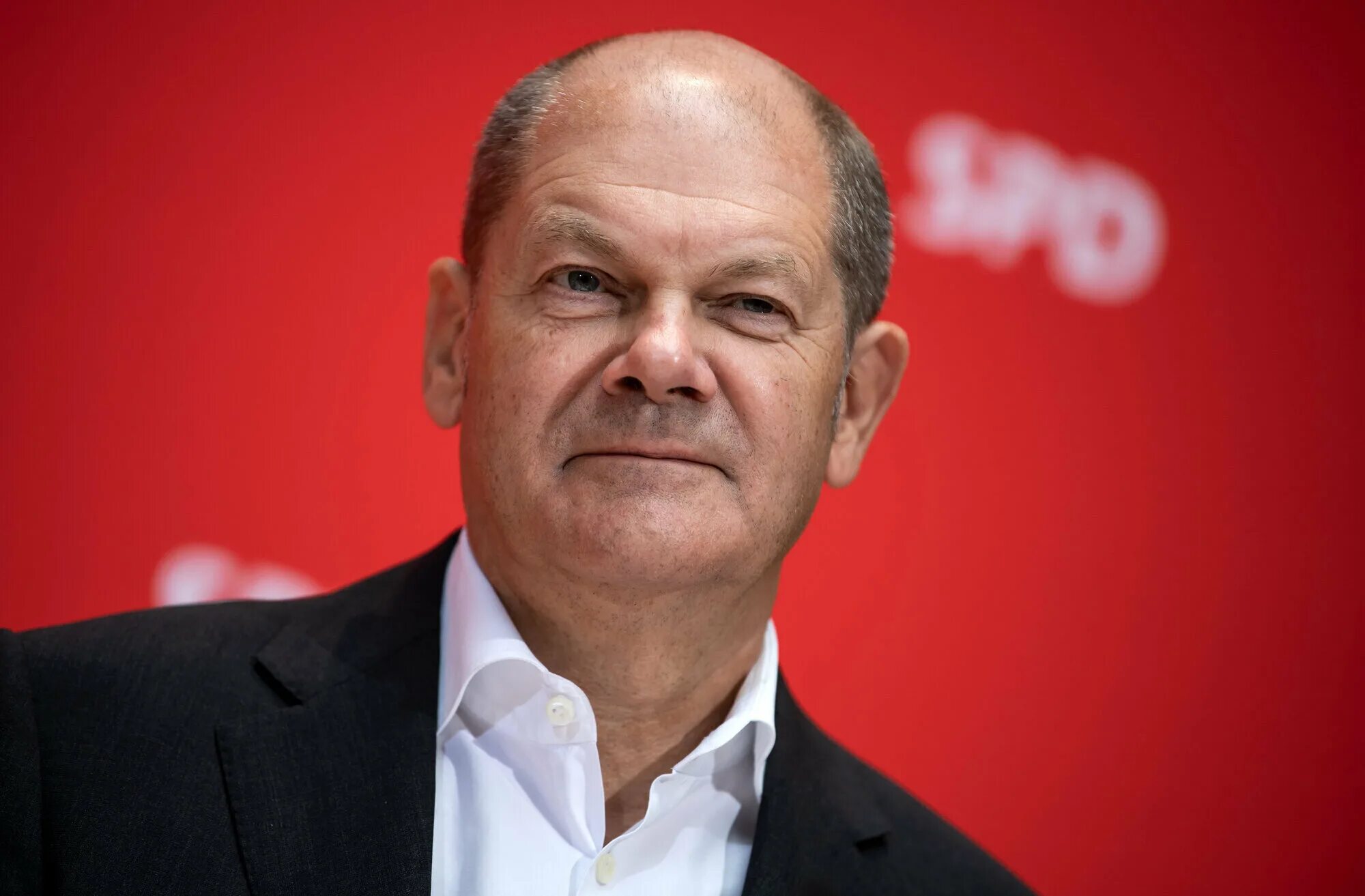 Olaf scholz. Канцлер Германии 2022 Шольц. Андре Шольц. Канцлер Германии в 2000 году. Олаф Шольц портрет.