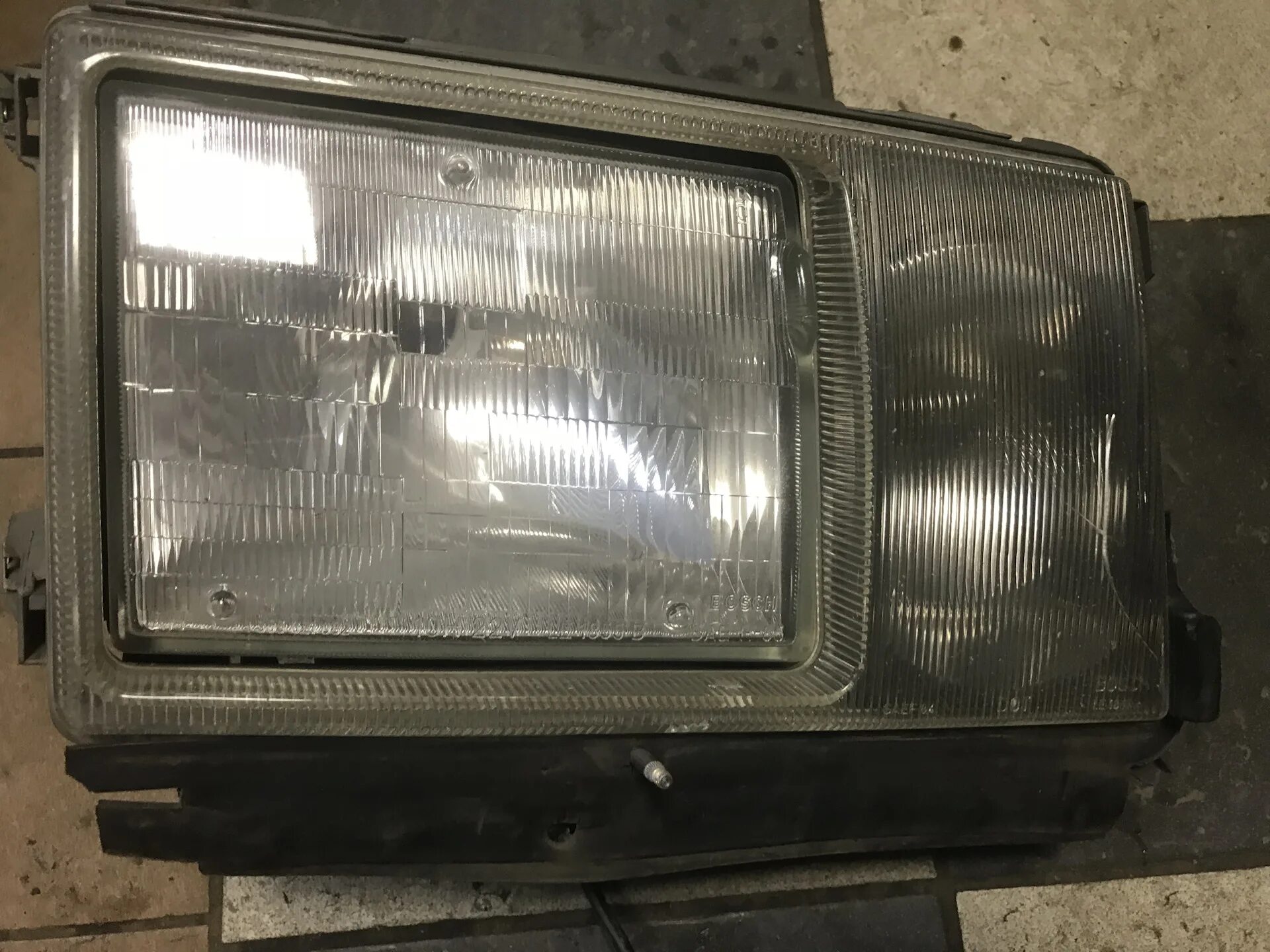 Bosch фары w124 w. Фары мерседес 190 w201 линзы. Мерседес w124 фары. Фары мерседес 124. Mercedes w124 фара.