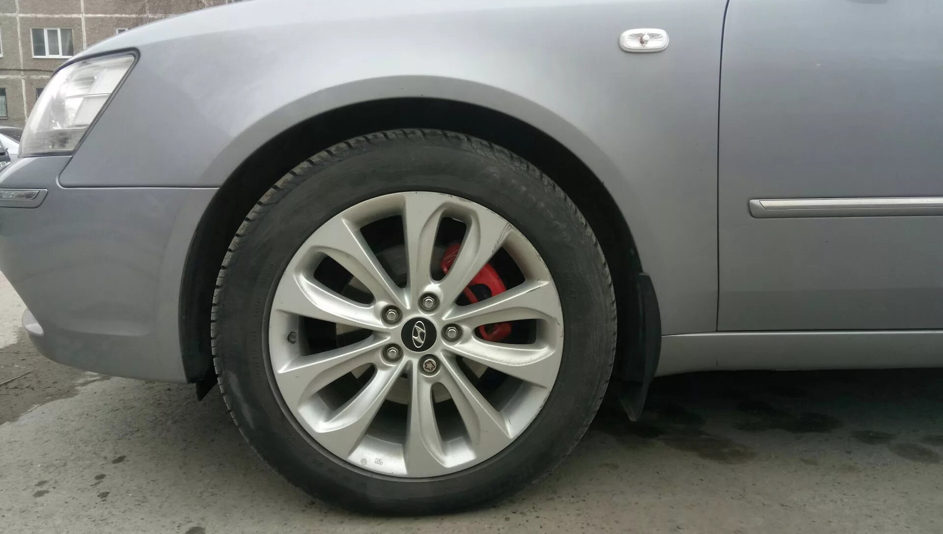Резина на хендай сонату. 205 65 r16 соната тагаз. Sonata lf 215 55 17. Hyundai sonata ef v6 на зимней резине 205 55 r16. Резина на хендай соната 2018.