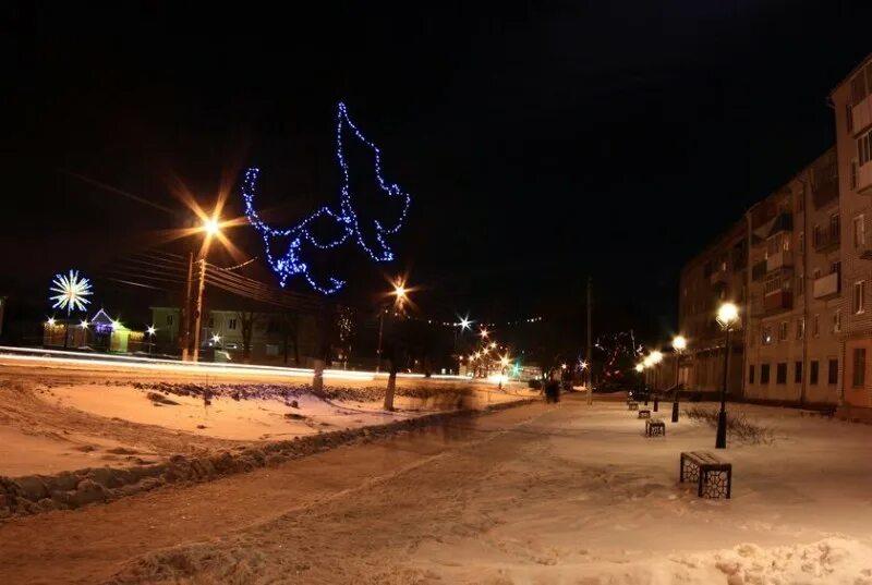 Эко отель богородск. Ночной богородск. Богородск ночью. Фонтан в старом парке богородск. Москва ночью 2022.