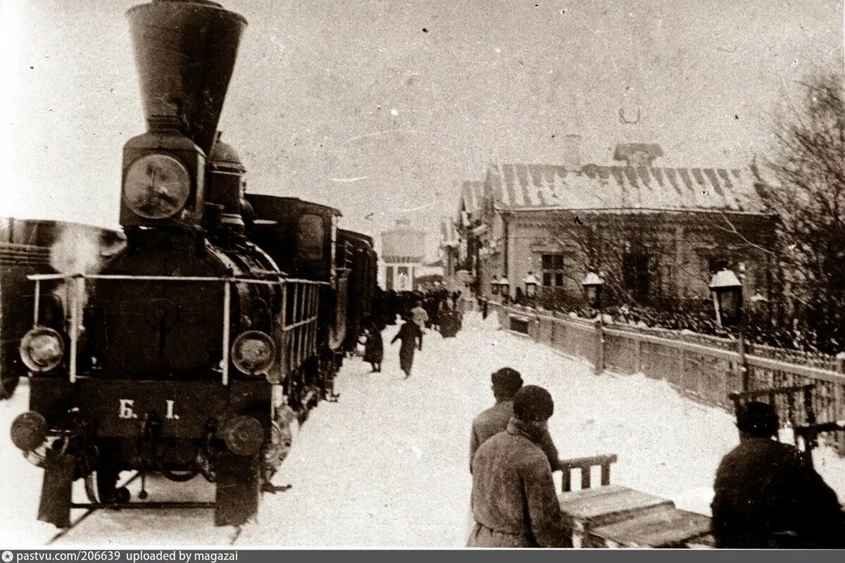 Поезд придет вовремя во время. Железная дорога Шуя. Паровоз 1912 узкоколейка. Дореволюционная железная дорога.