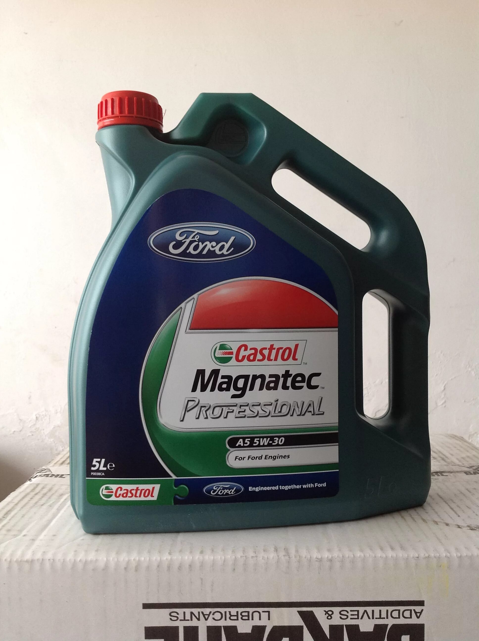 Фокус 1 моторное масло. Castrol Magnatec professional a5 5w-30. Кастрол 5w30 Ford. Форд 5w20. Масло моторное 5w30 для Форд Мондео.