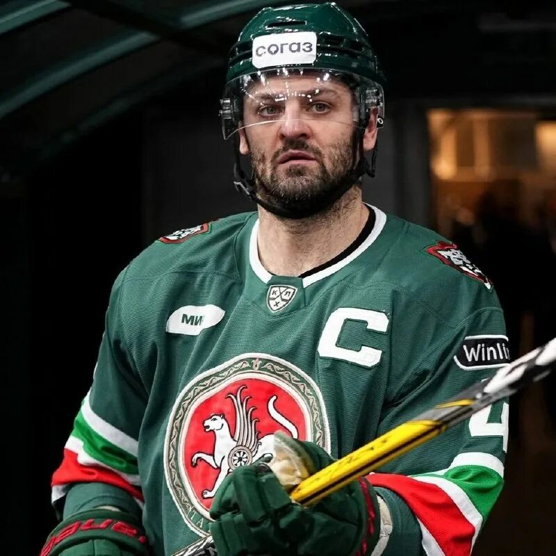 В какой команде радулов. Радулов капитан акбарса хоккей юмор. В какой команде радулов. Радулов александр жена вторая. Вадим шипачёв ак барс.