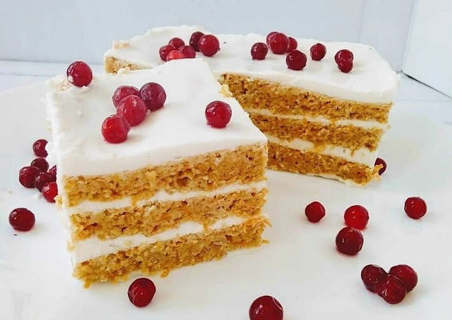 Тортики с фруктами пп. Низкокалорийные торты. Пп торт. Разрез торта пп сникерс. Пп торт.