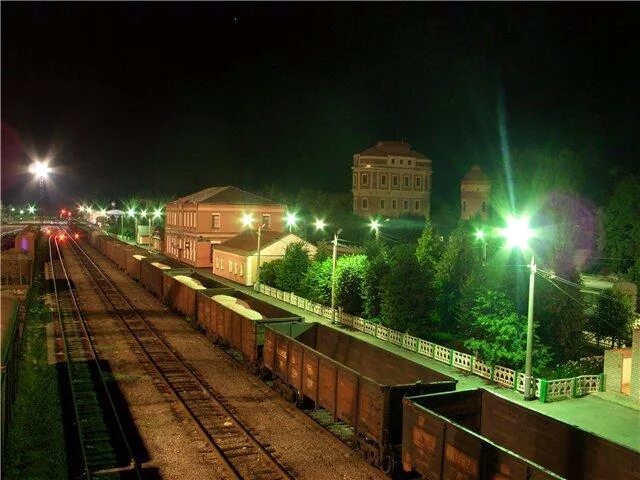 Поселок лев. Лев толстой город. Город толстой. Лев толстой город фото. Лев толстой город красивые места.