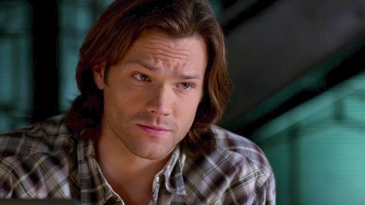 Джаред падалеки сверхъестественное. Сэм винчестер сверхъестественное. Сыграл винчестера. Сэм винчестер. Джаред падалеки сэм винчестер.