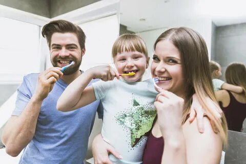 В большой семье зубами