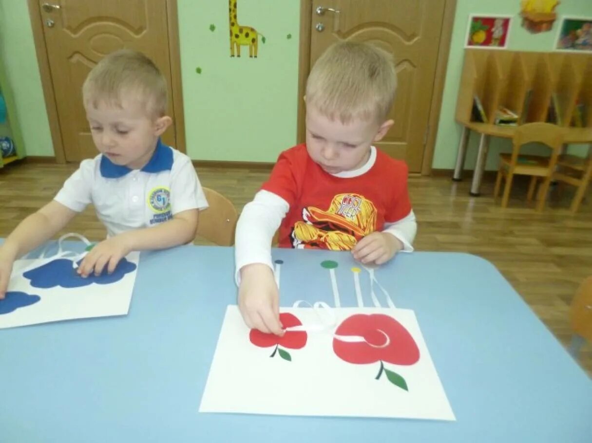 Занятие в младшей группе. Занятие в первой младшей группе. Занятия для детей младшей группы. Занятия в младшей группе детского сада. Развитие речи все она младшая группа