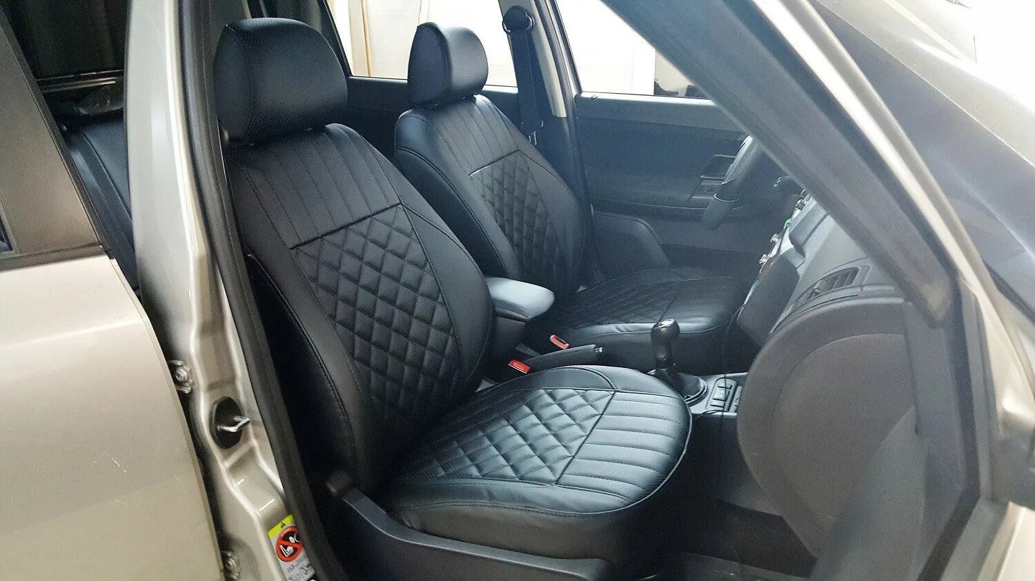 Шкода фабия чехол сиденье. Чехлы skoda fabia 2. чехлы шкода фабия 2. шкода фабия 1 чехлы. чехлы на шкоду фабия 2013 года.