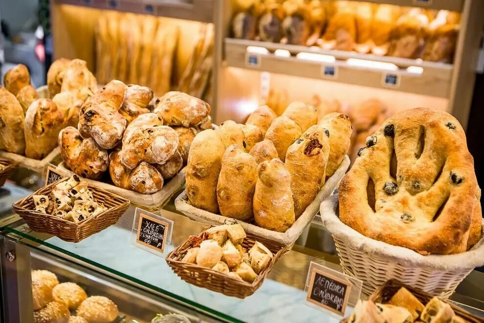 мини пекарня. изделия из муки грубого помола. пекарня. хлебный магазин. хлеб пекарня.