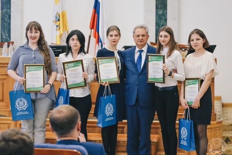 Научные конкурсы среди студентов. Аспирантура в Ставрополе. Студентки Новосибирска.